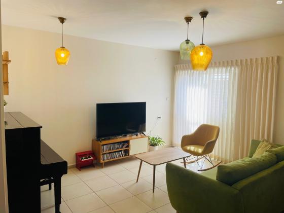 יונה צבי פיינשטיין 7 (מישור הנוף)