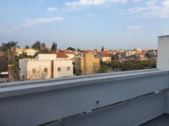 יהושע גיבשטיין 23 (מישור הנוף)