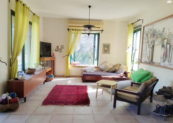 שדמות דבורה 1