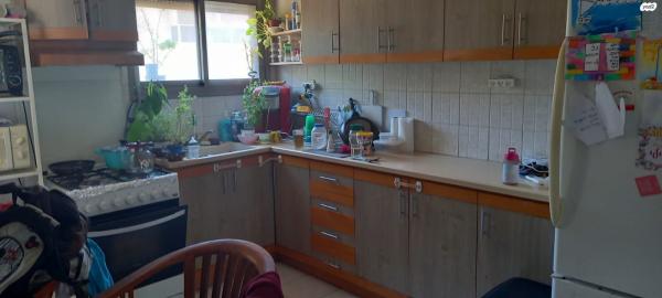 שבטי ישראל 18 (קרית חיים מזרחית)