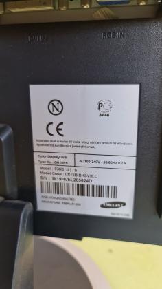 מסכי מחשב+ מחשב ישן מקלדת