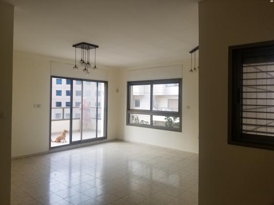 הרי הגלעד 7 (הבורסה)