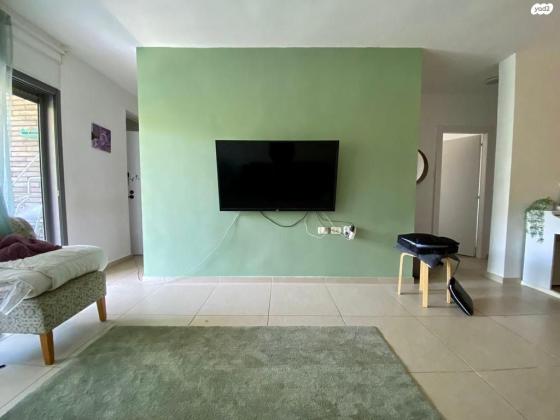 האורנים (הדר)