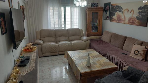 רחבת הרב קוק 14 (שכונה יא)