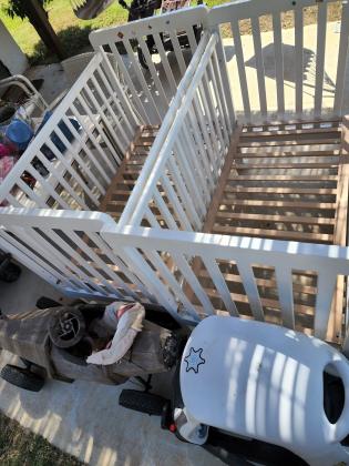 2 מיטות לול לתאומים יפות