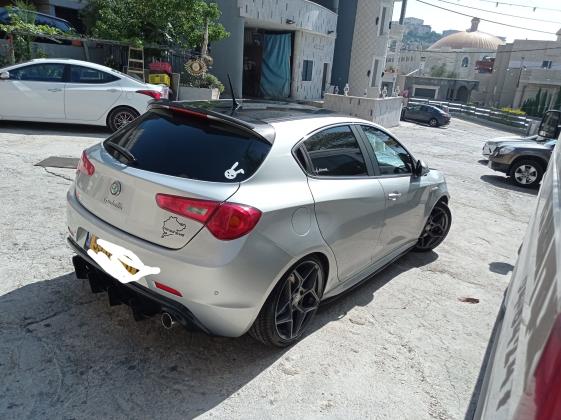 אלפא רומיאו ג'ולייטה (2013)