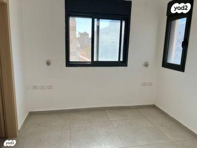 אהוד מנור 12