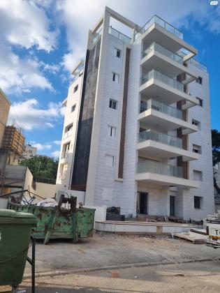 חרוב 13 (כרמל מערבי)