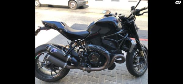 דוקאטי מונסטר 1200 (2017)