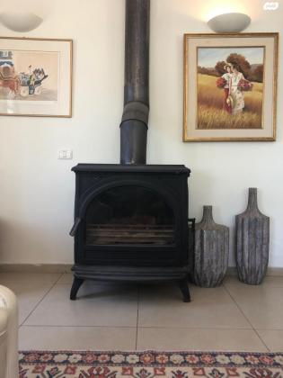 מבוא החרוב 20