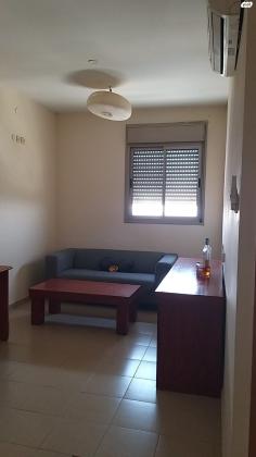 אביה השופט 1 (שכונה ד)