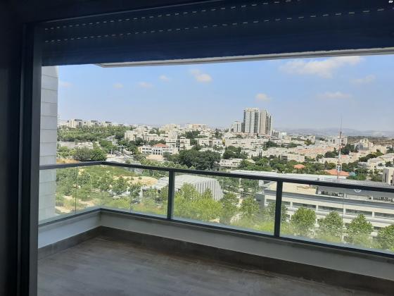 יגאל ידין 11 (המגינים (השמשוני דרום))