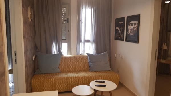 יצחק אבינו 13 (שכונה ד)