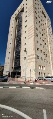 אביה השופט (שכונה ד)