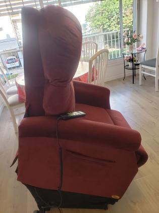 כורסת קימה חשמלית 'סטנד איזי'