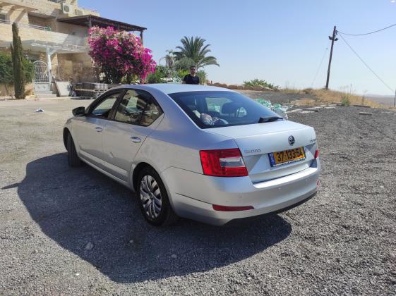 סקודה אוקטביה (2015)