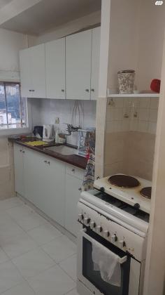 ניסנבוים 12 (יזרעאליה)