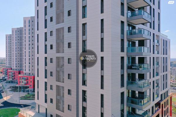 אריק איינשטיין 18 (הרצליה ב')