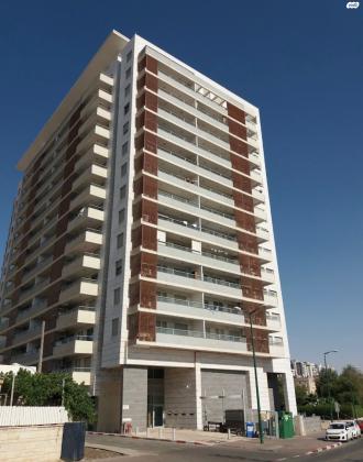 יצחק אבינו 13 (שכונה ד)