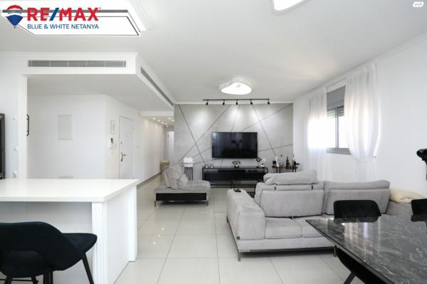 דרך רזיאל 49 (מרכז העיר)