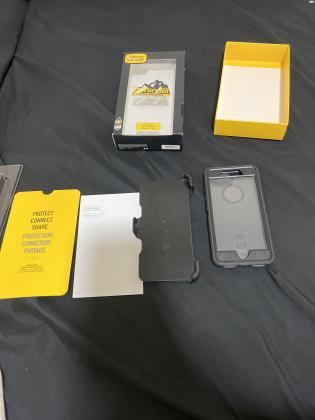 מגן אוטרבוקס דיפנדר לאייפון 8