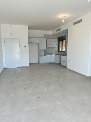 אהוד מנור 12