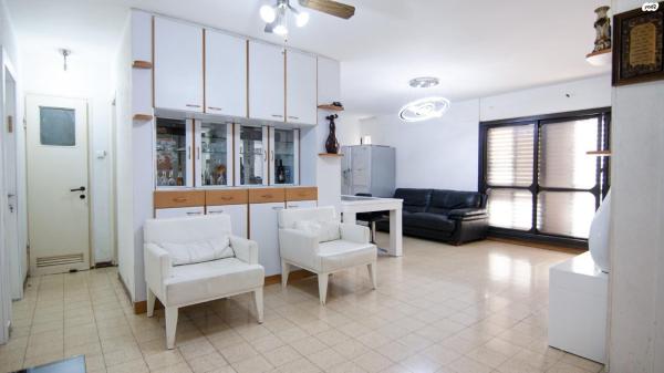 יצחק רגר 134 (שכונה ד)