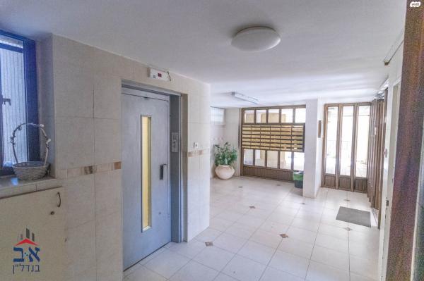 החיננית (שער העליה)