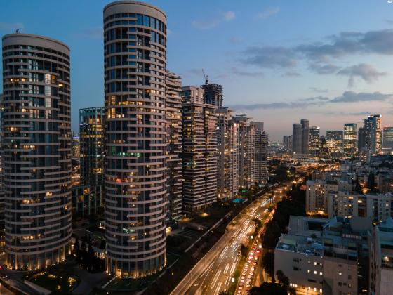 ניסים אלוני (פארק צמרת)