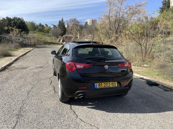 אלפא רומיאו ג'ולייטה (2017)