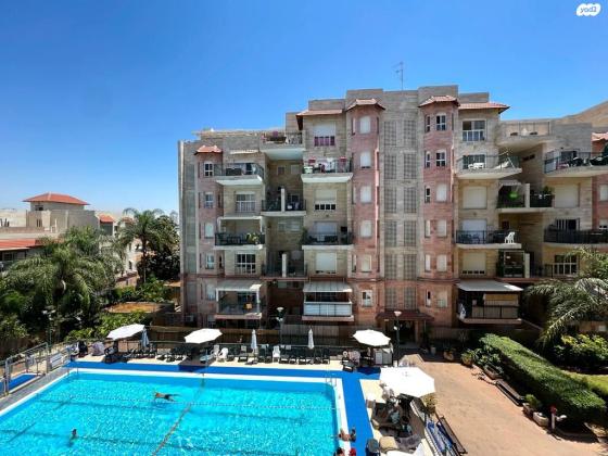 דרך מרדכי בשיסט (נווה עמית)