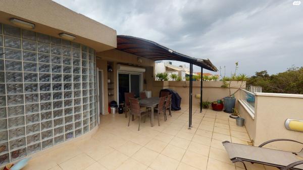 הנשיא יצחק בן צבי (הרצליה פיתוח)