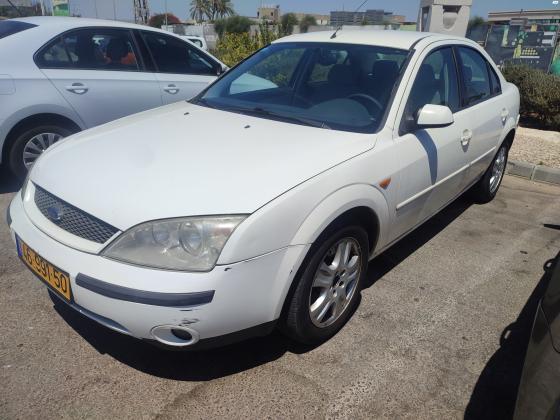 פורד מונדאו (2002)