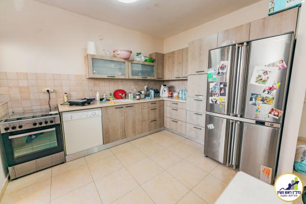 הרב שלום שבזי 155 (מצפה אפק)