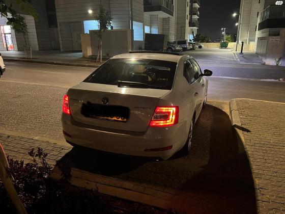 סקודה אוקטביה (2016)