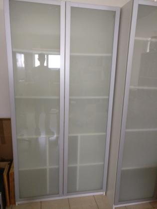 ארון בגדים איקאה 2 דלתות במצב טוב