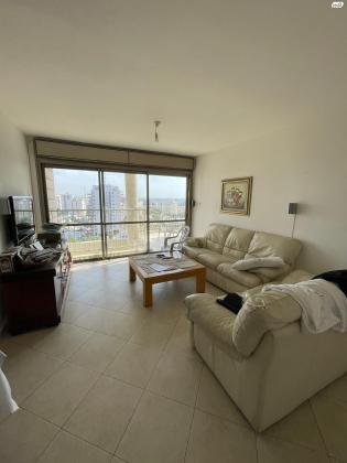 נתן אלבז 1 (נוה אליעזר)