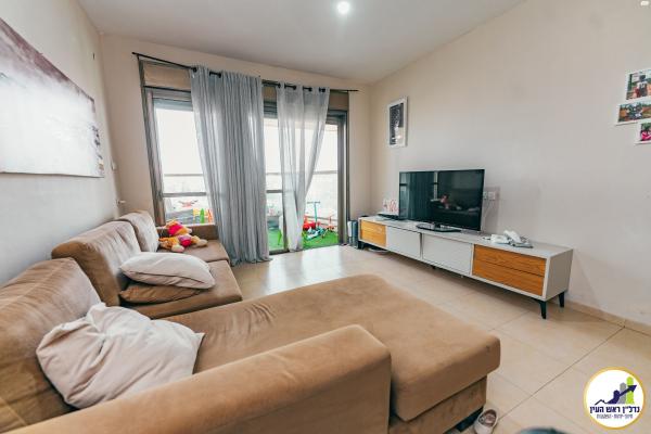 הרב שלום שבזי 155 (מצפה אפק)