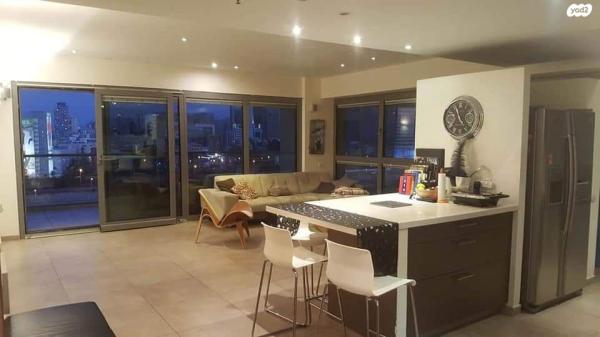 ניסים אלוני 16 (פארק צמרת)