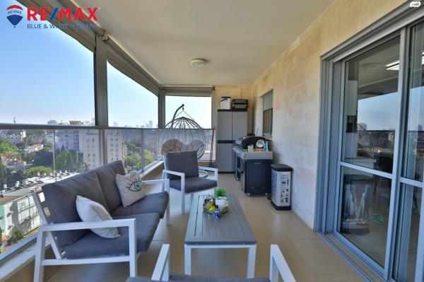 דרך רזיאל 49 (מרכז העיר)