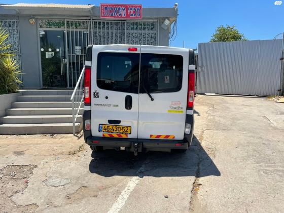 רנו טראפיק קצר (2013)