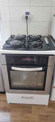 ארונית לבנה לכיריים ותנור כמו