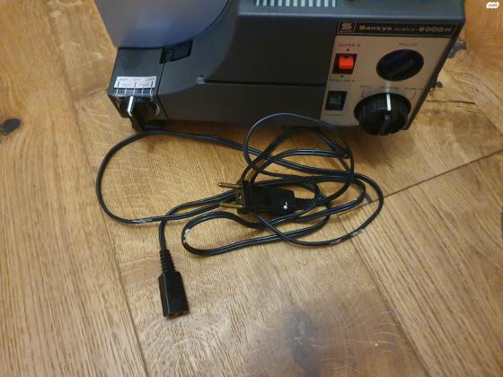 מקרן 8 מ"מ של חברת Sankyo