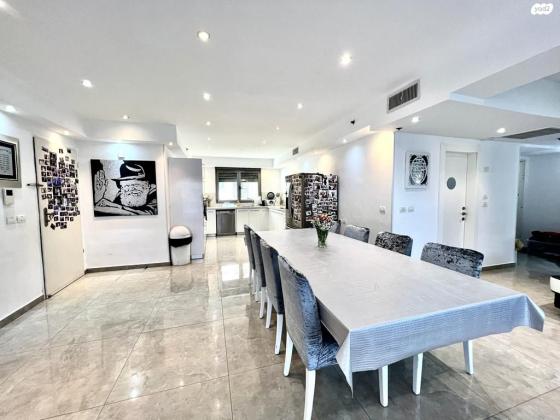 יואל סלומון 12 (מרכז העיר)