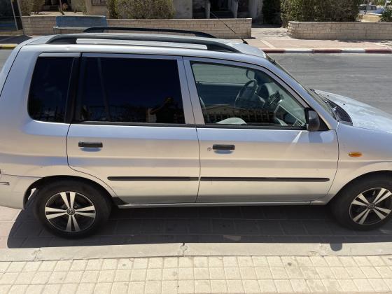 מאזדה דמיו (2002)