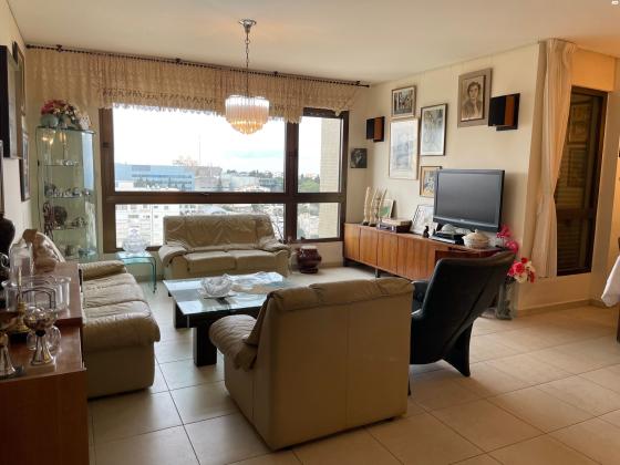 שדרות הנשיא 111 (כרמל מרכזי)