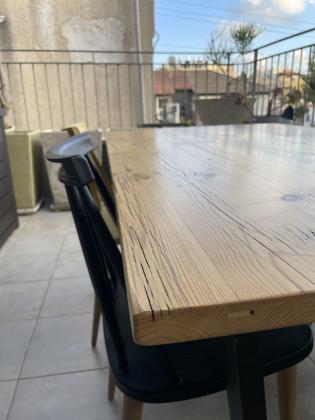 שולחן אוכל מעץ אורן ממוחזר