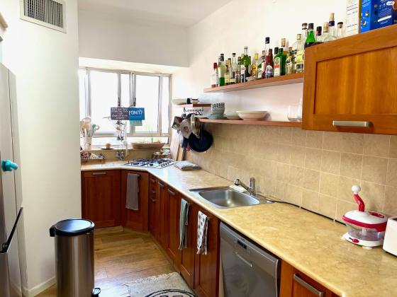 זלמן שניאור 7 (מרכז)