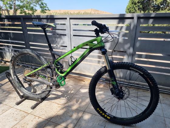 אופני שטח קרבון, שיכוך מלא,