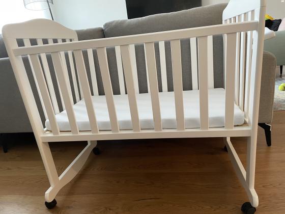 עריסה קלאסית לבנה של שילבמצב